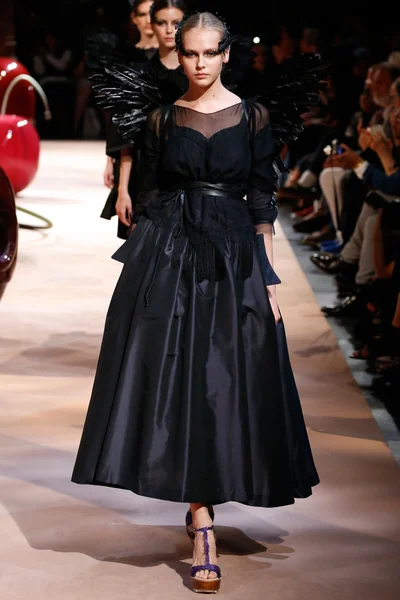 Look 49